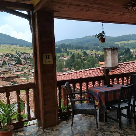 ゲストハウス емили фемили хаус *