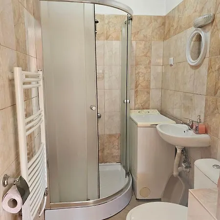 Casa de hóspedes емили фемили хаус *