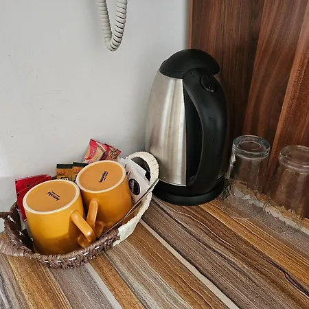 емили фемили хаус