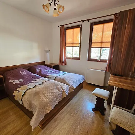 Casa de hóspedes емили фемили хаус