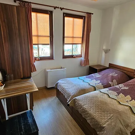 емили фемили хаус