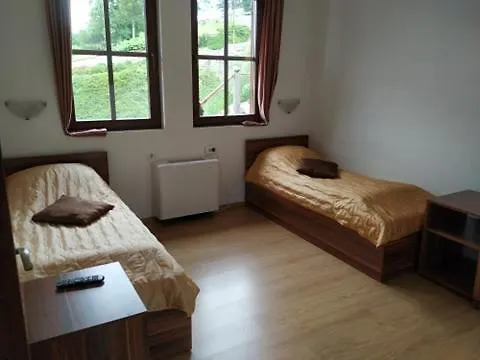 емили фемили хаус Konukevi Koprivştitsa