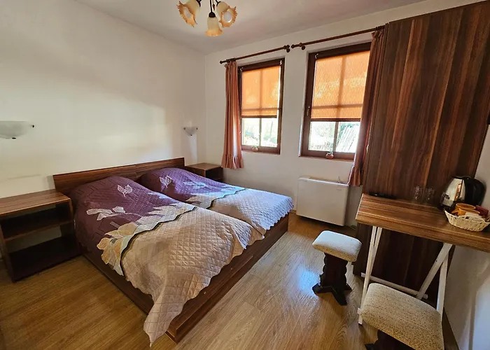 Konukevi емили фемили хаус