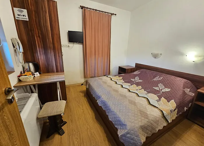 емили фемили хаус * Koprivştitsa